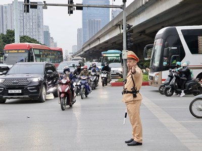 Giao thông Hà Nội thông thoáng sau lệnh cấm xe tải