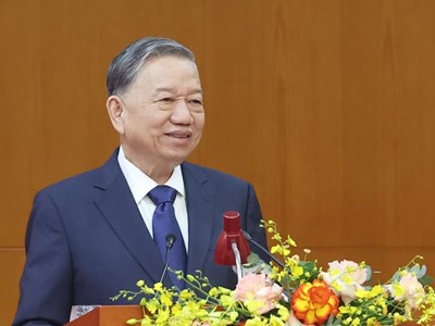 Vững bước dưới cờ Đảng