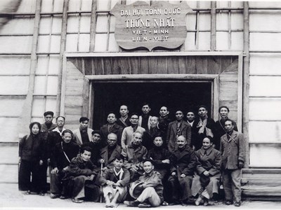 Ra đời Mặt trận Liên Việt 