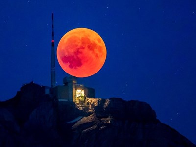 Những khu vực nào thuân lợi để ngắm “trăng máu” tối nay?