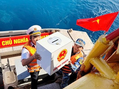 Bầu cử sớm ở vùng biển, biên giới: Bảo đảm quyền công dân nơi đầu sóng