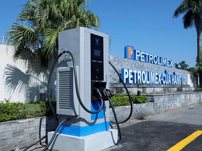 Hạ tầng sạc xe điện “tăng tốc”: Nhiều chính sách mới mở đường cho giao thông xanh