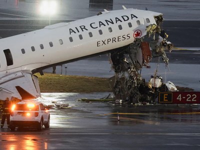 2 phi công thiệt mạng sau va chạm máy bay - xe cứu hỏa ở Mỹ, nghi sai sót kiểm soát không lưu
