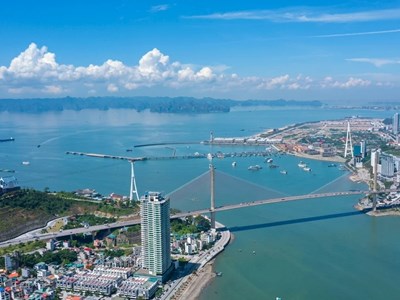 Đề xuất quy hoạch vịnh Cửa Lục thành “trái tim” du lịch - dịch vụ của Quảng Ninh