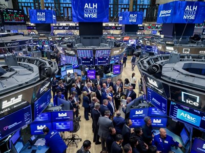 Phố Wall lập đỉnh: Công nghệ dẫn sóng, dầu hạ nhiệt, dòng tiền phân hóa