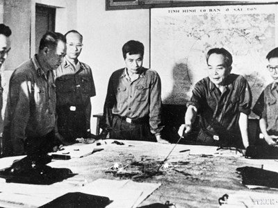 Mở màn Chiến dịch Hồ Chí Minh lịch sử 