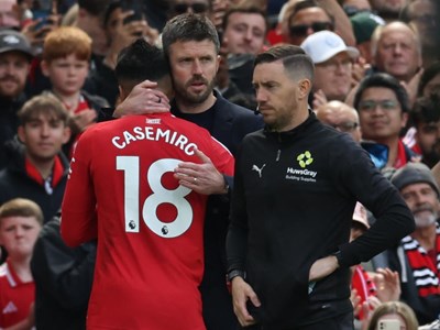 Casemiro xúc động chia tay Old Trafford, Bruno Fernandes lập cột mốc lịch sử