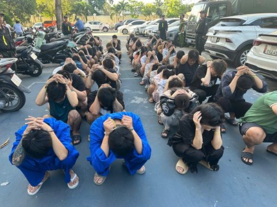 Bóc gỡ đường dây ma túy liên tỉnh, xử lí 140 người