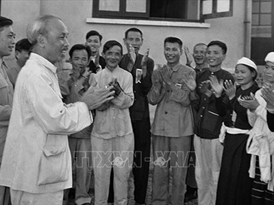 Chủ tịch Hồ Chí Minh ra “Lời kêu gọi thi đua ái quốc”