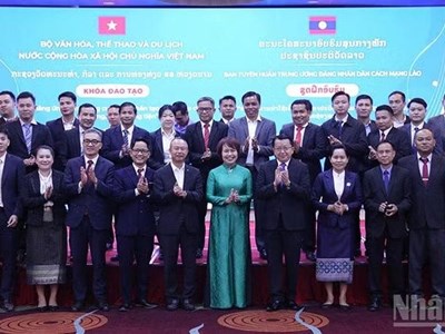 Việt Nam hỗ trợ đào tạo kỹ năng báo chí hiện đại cho phóng viên Lào