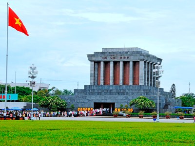 Đón thi hài Chủ tịch Hồ Chí Minh về Lăng tại Quảng trường Ba Đình