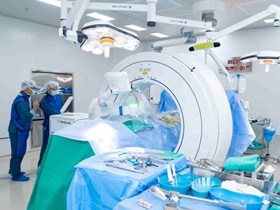 Bác sĩ nói về tương lai của ngoại khoa khi robot phẫu thuật ngày càng hiện diện nhiều trong phòng mổ