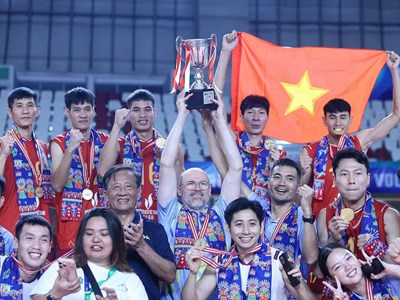 Tuyển bóng chuyền nam Việt Nam “thay tướng, đổi vận”