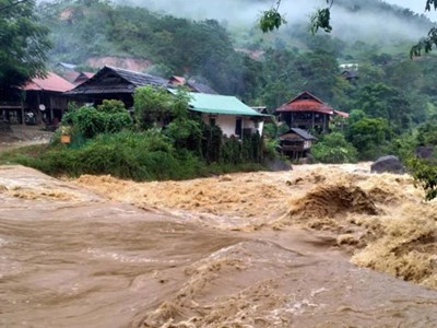 Mưa lớn còn diễn biến phức tạp: Những điểm xung yếu nào cần được gia cố?