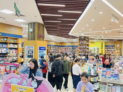 Gần 12 tỉ đồng doanh thu bình quân mỗi ngày: Vì sao nhà sách vẫn sống khỏe?