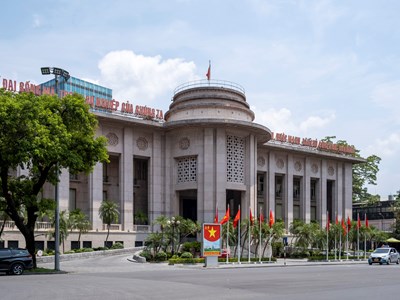NHNN hút tiền khi USD tăng, điều gì đang xảy ra với thị trường?