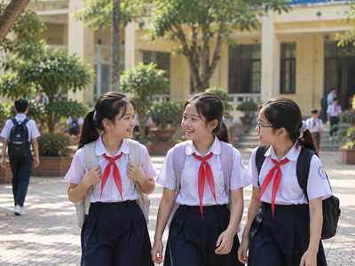 Gia đình có hai con gái được đề xuất hỗ trợ: Điều cha mẹ cần biết sau những tranh luận