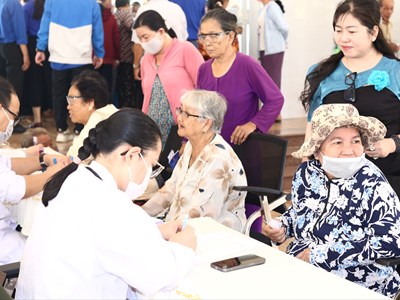 Chưa đăng ký tạm trú tại TP.HCM vẫn được khám sức khỏe miễn phí