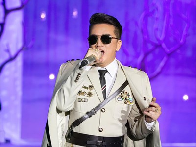 Sở VHTT TP.HCM thông tin vụ Đàm Vĩnh Hưng gắn phụ kiện “lạ” trên trang phục biểu diễn