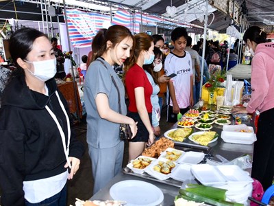 Về Sóc Trăng thưởng thức hơn 100 loại bánh dân gian Nam Bộ