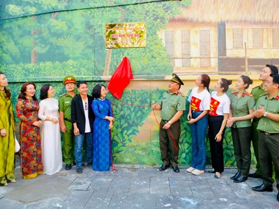 Khánh thành công trình bích họa “Việt Nam tươi đẹp” thứ 11