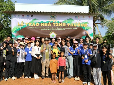 Sinh viên tổ chức chương trình nghệ thuật phục vụ cộng đồng các dân tộc