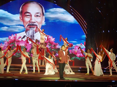 Chương trình nghệ thuật “Con đường thế kỷ Người đi” 