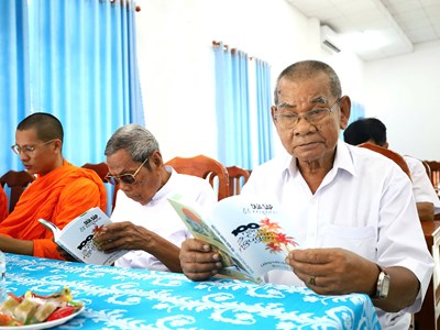 Ra mắt sách “Dừa sáp Macapuno – 100 năm hạnh nguyện”