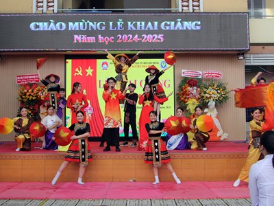 Hơn 1,7 triệu học sinh các cấp học dự lễ khai giảng