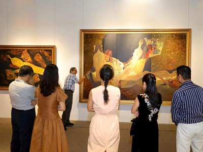 Trưng bày 50 tác phẩm sơn mài tưởng nhớ họa sĩ Hồ Hữu Thủ