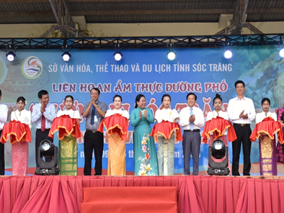 Khai mạc Liên hoan Ẩm thực đường phố “Hương vị Sóc Trăng” năm 2024