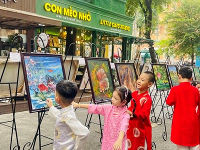 Triển lãm tranh “Sắc màu Phương Nam” của các họa sĩ khuyết tật