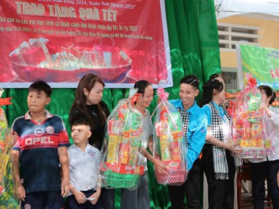 Gắn kết yêu thương, sẻ chia tấm lòng cùng nghệ sĩ