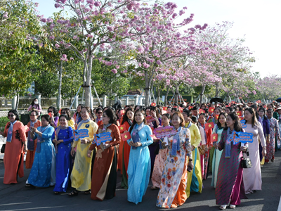 Khai mạc Tuần lễ Hoa Kèn Hồng năm 2025