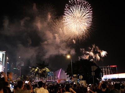 TP.HCM tổ chức 30 điểm bắn pháo hoa vào tối 30.4