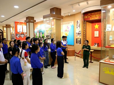 Tuổi trẻ Cần Thơ học tập và làm theo gương Bác Hồ