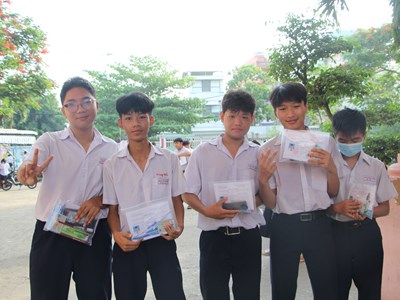 Hơn 76.000 thí sinh thi tuyển sinh lớp 10 năm học 2025–2026