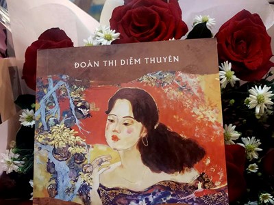 Tập thơ tình lục bát, bản năng mà không thô tục