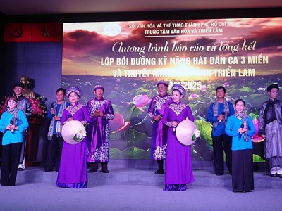 Hơn 100 học viên được bồi dưỡng hát dân ca và thuyết minh hình ảnh triển lãm