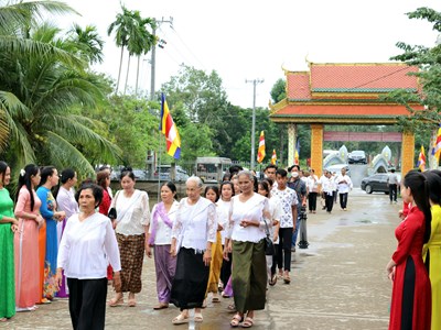Đồng bào Khmer Cần Thơ vui Lễ Sene Dolta năm 2025