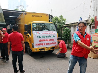 TP.HCM gửi hơn 23 tấn hàng cứu trợ khẩn cấp đến Thái Nguyên, Bắc Ninh