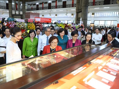 Khai mạc trưng bày 'Đồng tiền Việt Nam' với hơn 1.500 hiện vật