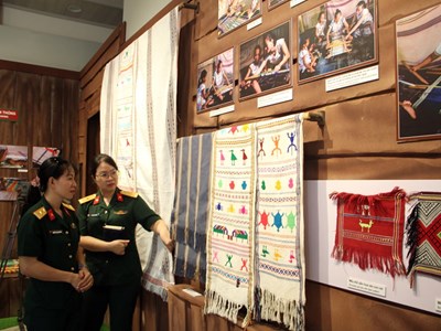 TP.HCM: Cuối năm, dòng người tìm về di tích, bảo tàng