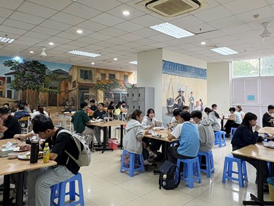 Căng tin phi lợi nhuận phục vụ sinh viên