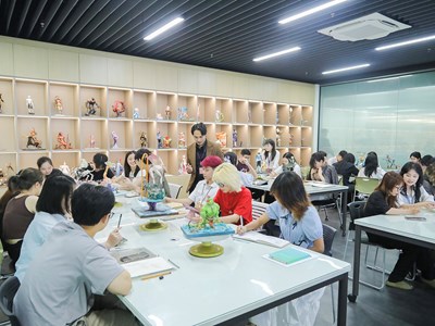 Trường ĐH Văn Lang công bố phương án tuyển sinh 2026, bổ sung xét tuyển hồ sơ năng lực