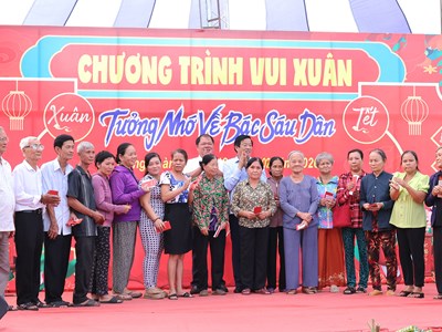 Vui xuân tưởng nhớ về bác Sáu Dân