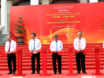 Khai mạc trưng bày chuyên đề “Ý Đảng – Lòng dân” và triển lãm sách “Niềm tin, đoàn kết và khát vọng”