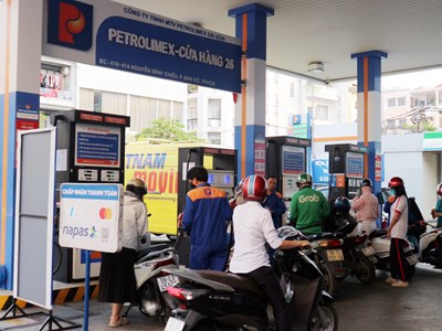 TP.HCM tiếp tục theo dõi sát thị trường, bảo đảm nguồn cung xăng dầu