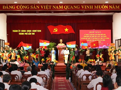 Cần Thơ họp mặt kỷ niệm 51 năm thống nhất đất nước 