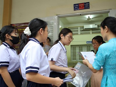 Sáng nay, hơn 151.000 thí sinh TP.HCM thi tuyển sinh lớp 10 công lập